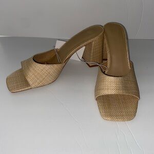H&M Textured Tan Block Heel‎ Mules